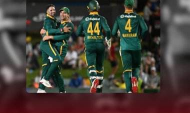 Maharaj’s Career-Best Spell Powers South Africa to 98-Run Win Over Australia