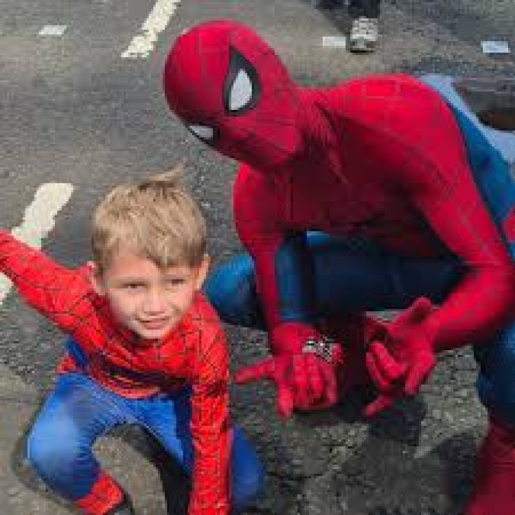 Spidey meets his little fan: Tom Holland lifts child during bts of brand new day