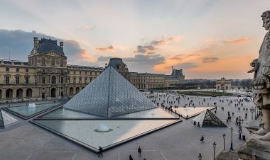 Louvre Museum Closes After Bold Daylight Robbery