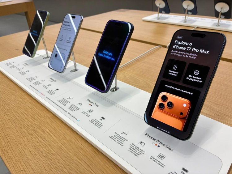 Inside the Orderly Chaos of Dubai Mall’s iPhone 17 Pro Max Launch in the UAE