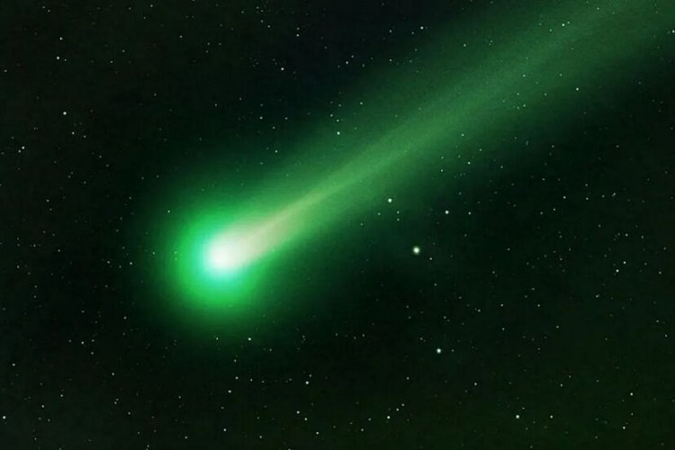 UAE Skywatchers to Witness Rare Green Comet Lemmon Lighting Up the Horizon