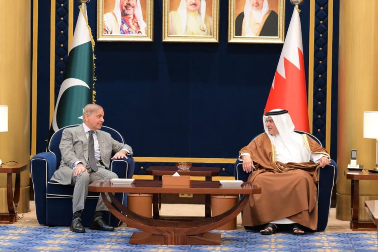 Pakistan Prime Minister Shehbaz Sharif Arrives in Bahrain for Official Visit