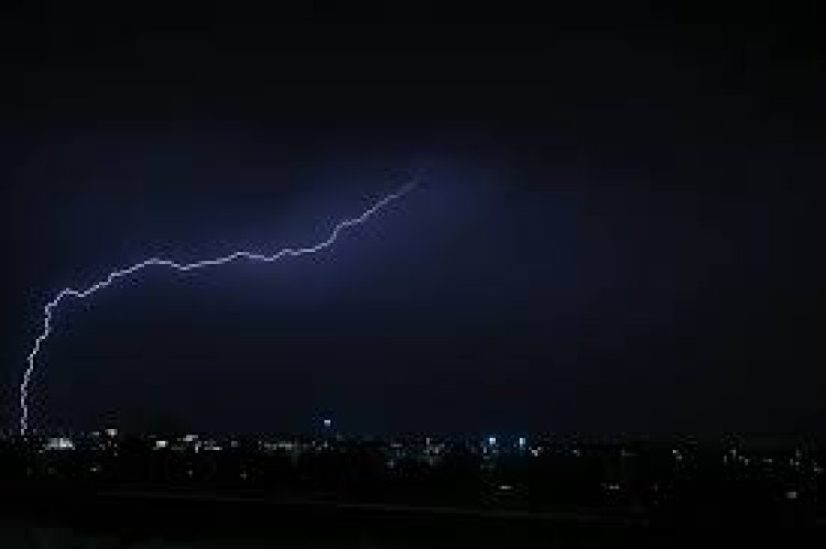 Weather Alert in Bahrain: Rain, Thunderstorms, and Strong Winds Expected This Week