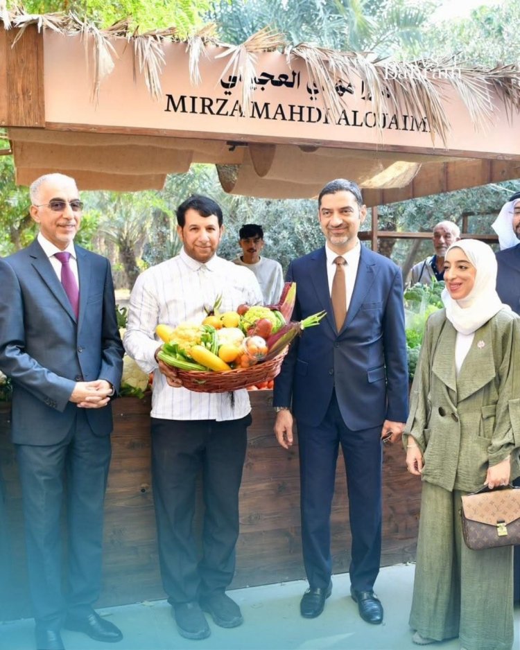 Minister Wael Al Mubarak reviews Bahraini Farmers Market at Budaiya Botanical Garden