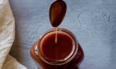 Madbasa: The UAE’s Traditional Method of Crafting Date Syrup (Dibs)