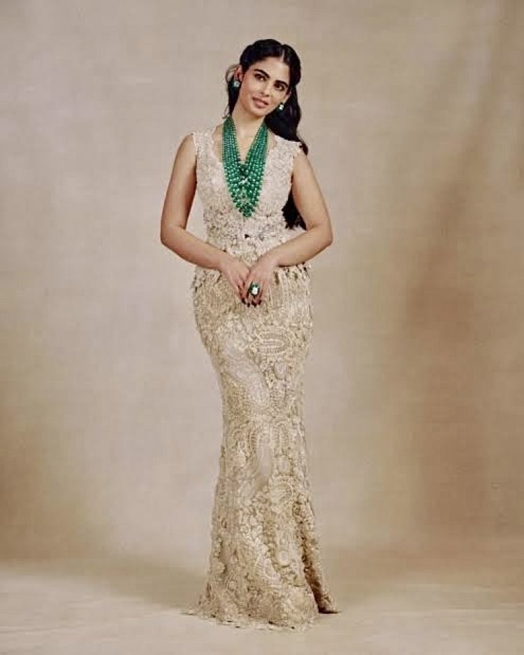 Isha Ambani Stuns in Emerald Diamonds and Anamika Khanna Coutur