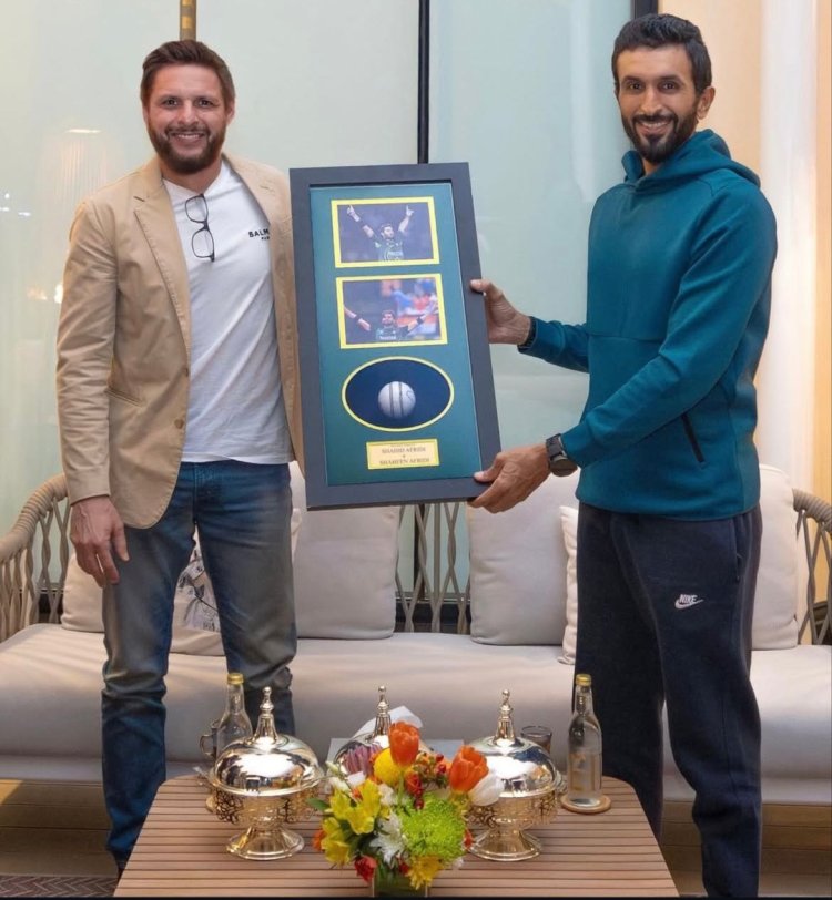 Shaikh Nasser Welcomes Cricket Star Shahid Afridi to Bahrain