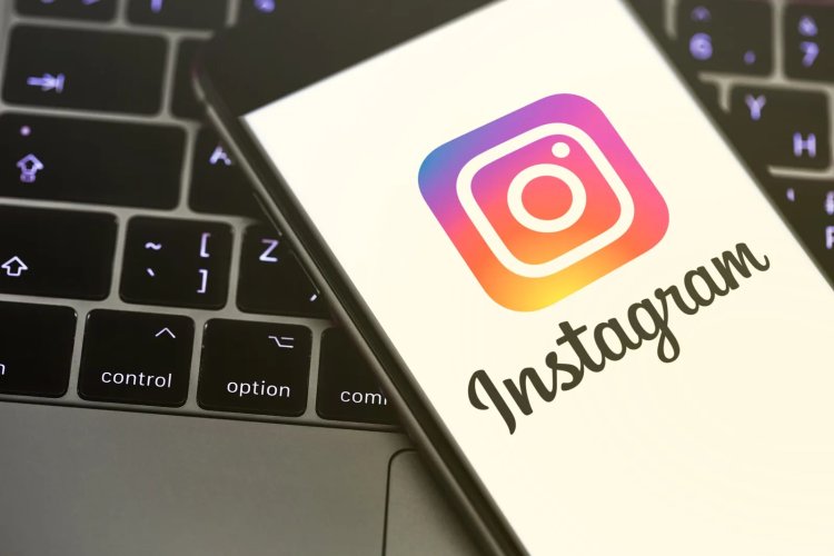 Instagram outage leaves thousands unable to access messages, feed and search