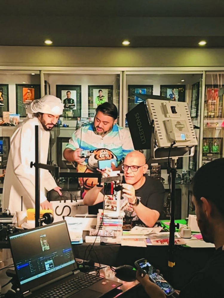 Bahraini Collector Bids for Trifecta of Guinness World Records After 40-Hour Livestream Auction