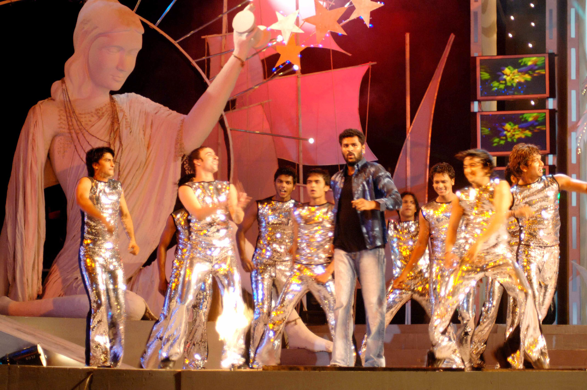 Prabhu Deva performing at the opening of IFFI in Goa in November2006