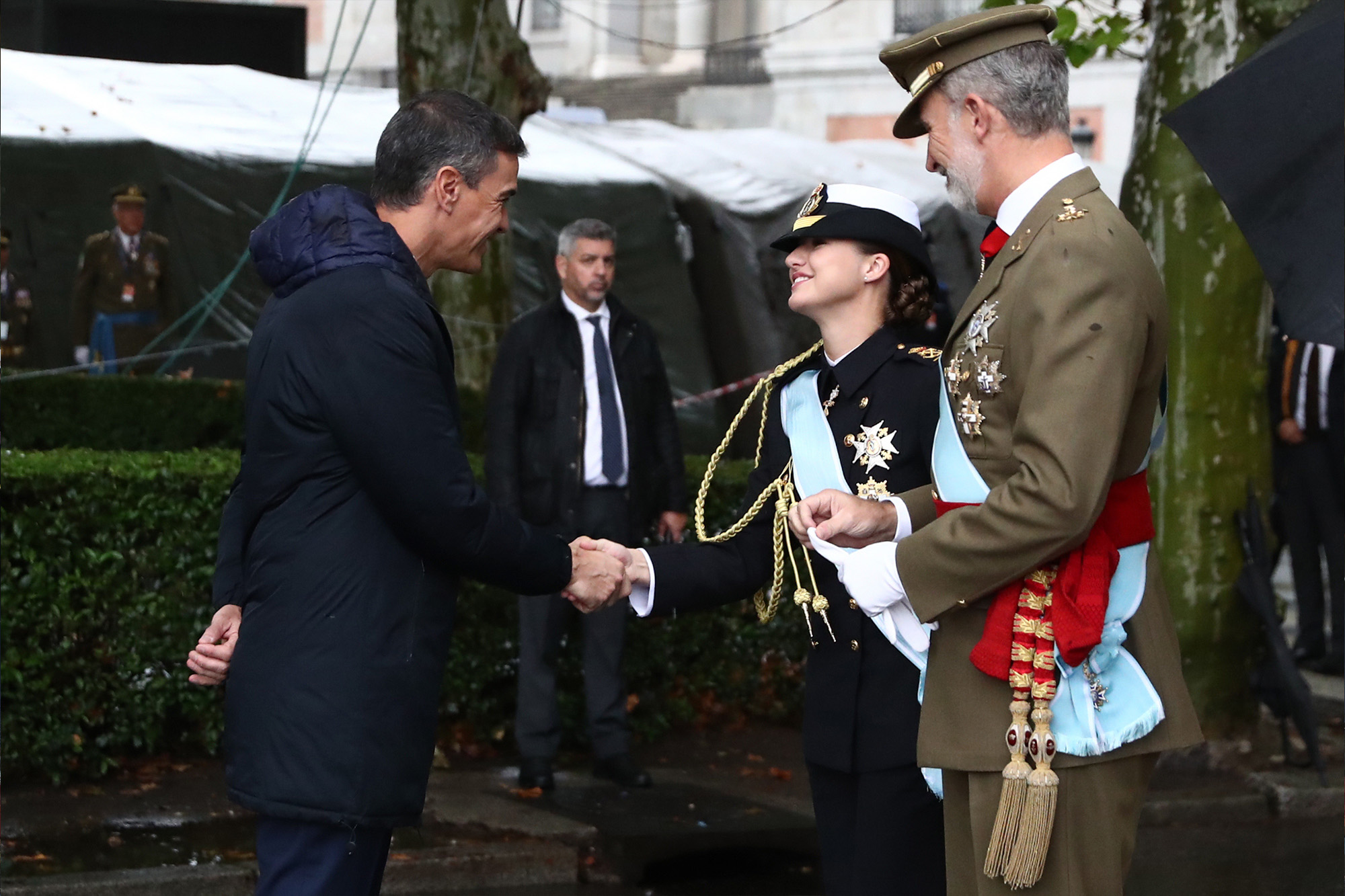 Princess Leonor greets Pedro Sanchez alongside King Felipe VI on Spain’s National Day, 12 October 2024