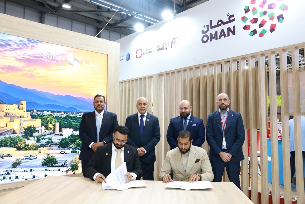 Officials signing pharmaceutical cooperation documents at CPHI Milan 2026.
